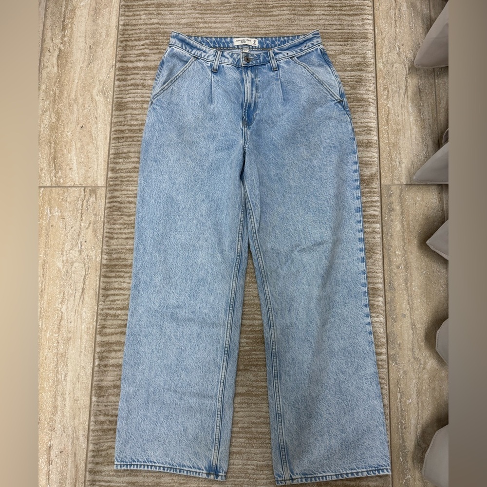 Abercrombie & Fitch Curve Love The Loose High Rise Jeans